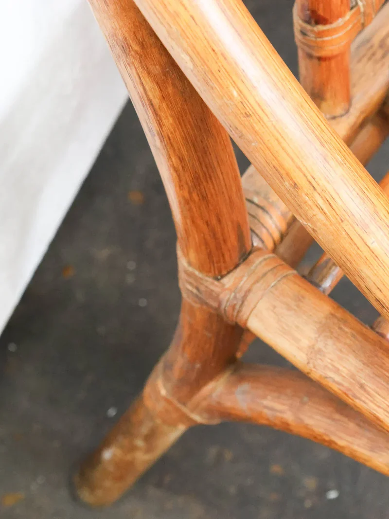 Claude, le lot de quatre chaises en rotin N°1146