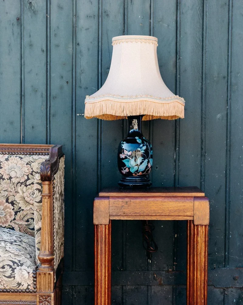 Suzanne, la lampe à poser en faïence N°131