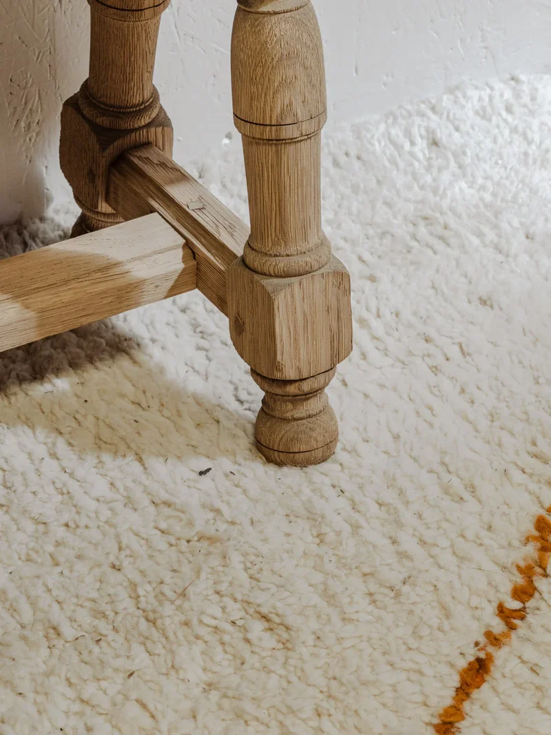Antoine, le grand banc en bois N°390