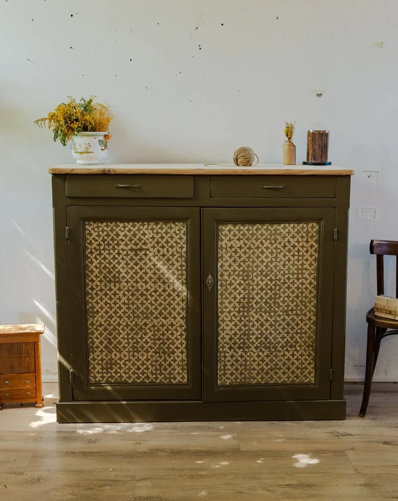 Gilbert, le grand buffet en bois kaki N°1495
