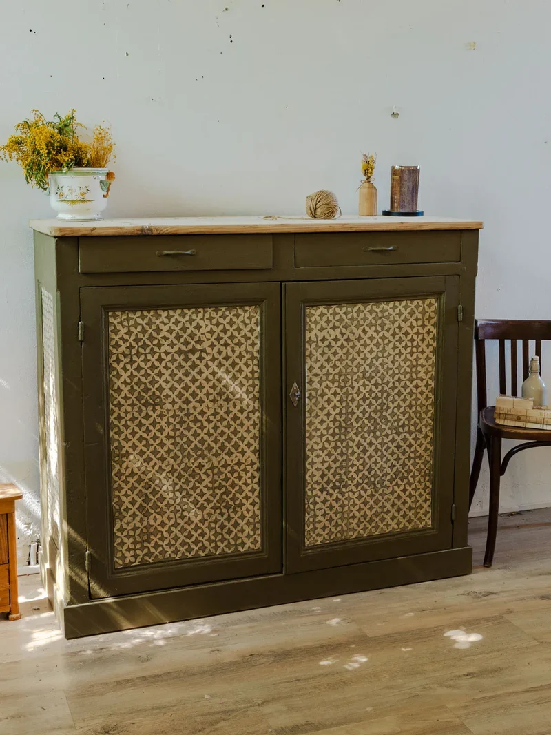 Gilbert, le grand buffet en bois kaki N°1495