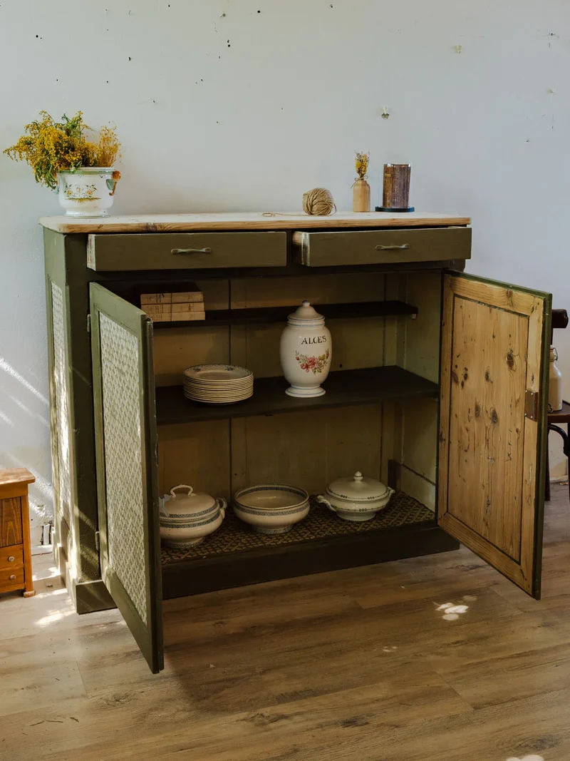 Gilbert, le grand buffet en bois kaki N°1495