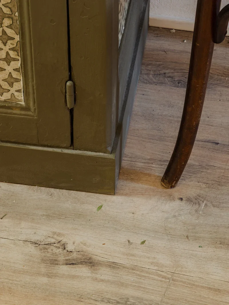 Gilbert, le grand buffet en bois kaki N°1495