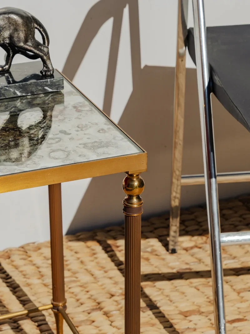 Hanna, la table d'appoint en métal et verre N°1287