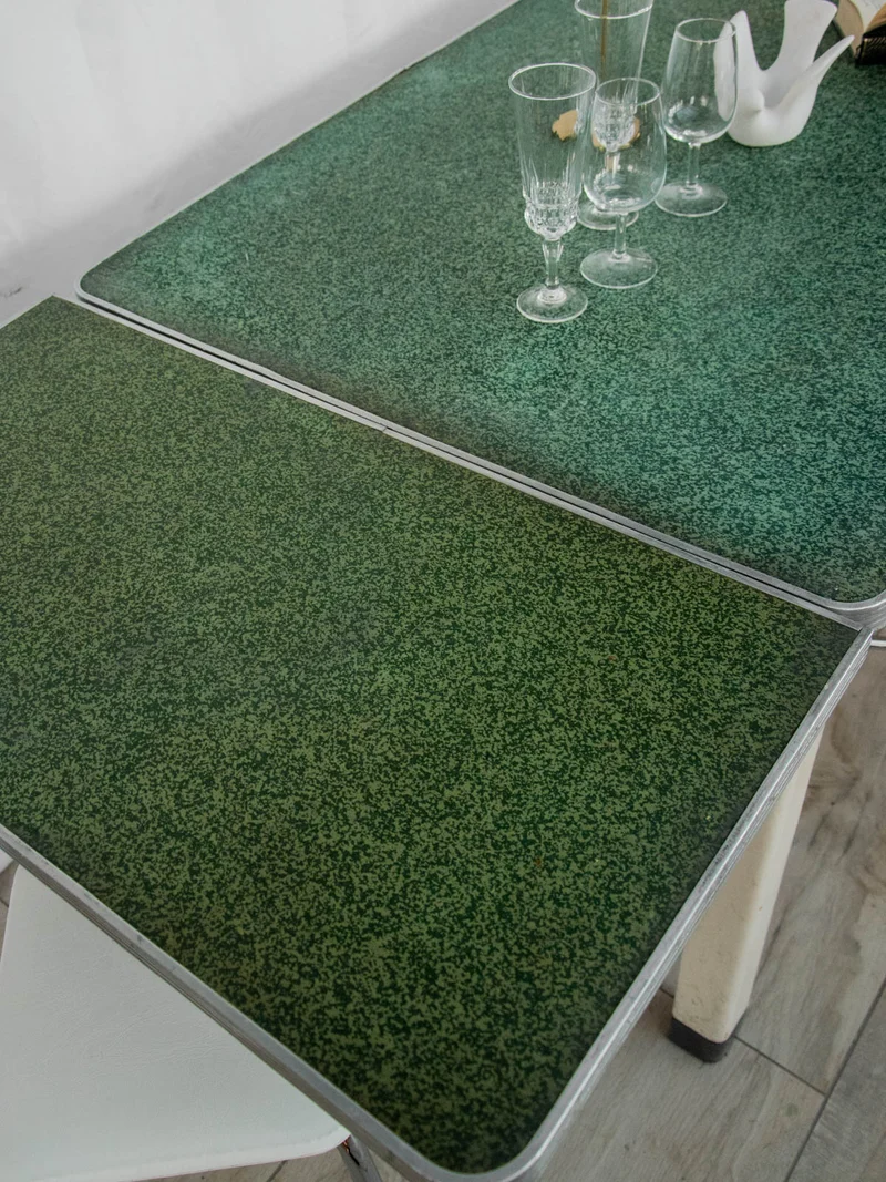 Romy, la table à manger vintage en bois N°571