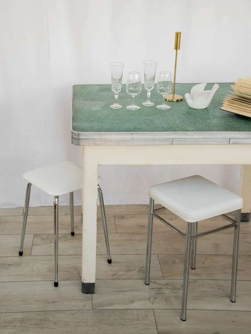 Romy, la table à manger vintage en bois N°571