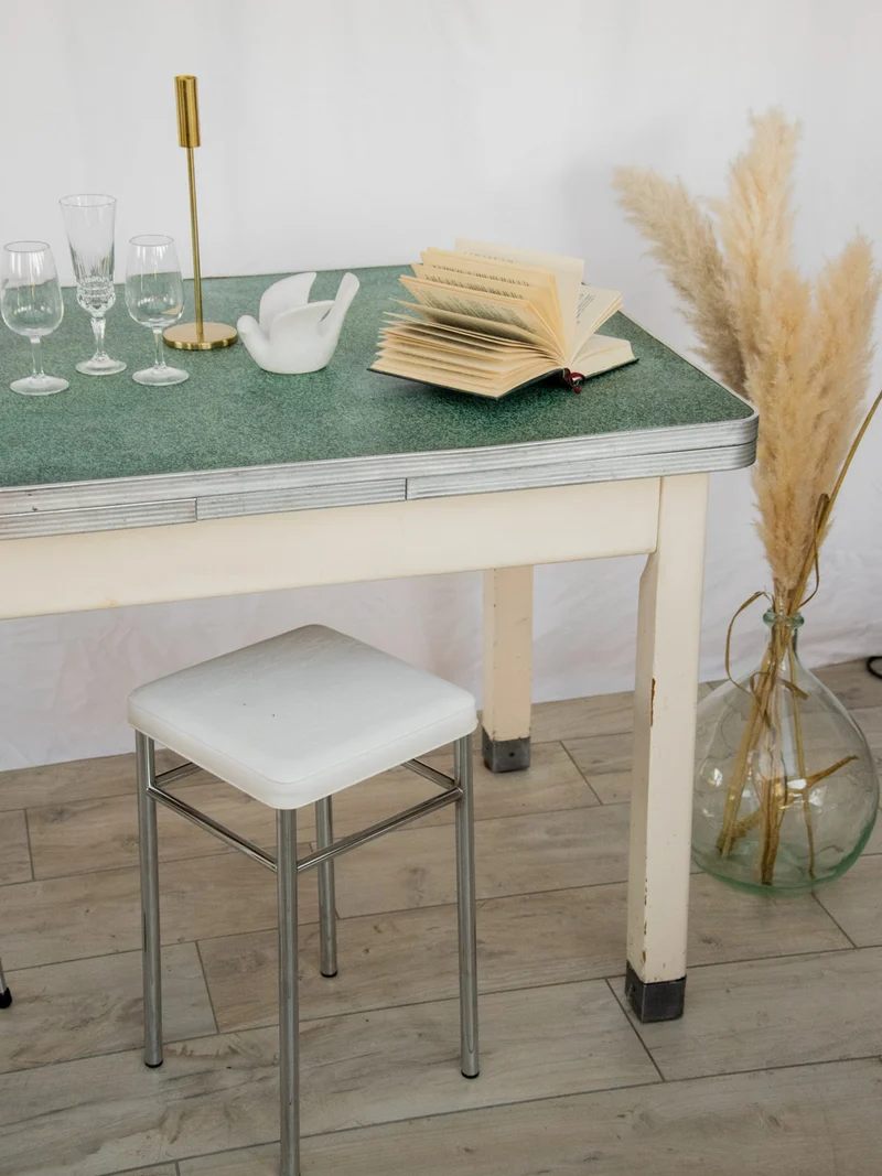 Romy, la table à manger vintage en bois N°571