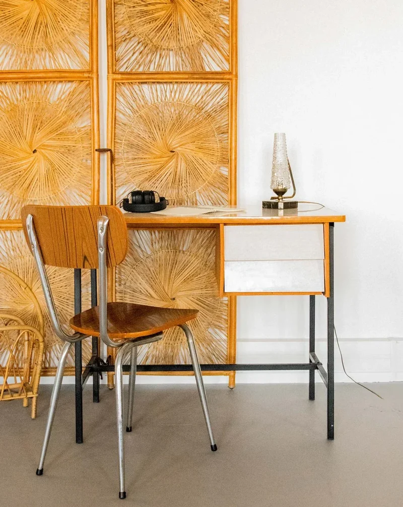 Yvan, le bureau en formica et métal noir N°512