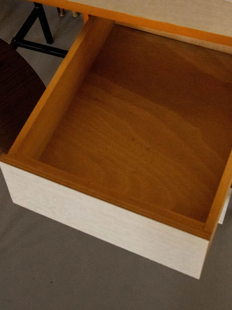 Yvan, le bureau en formica et métal noir N°512