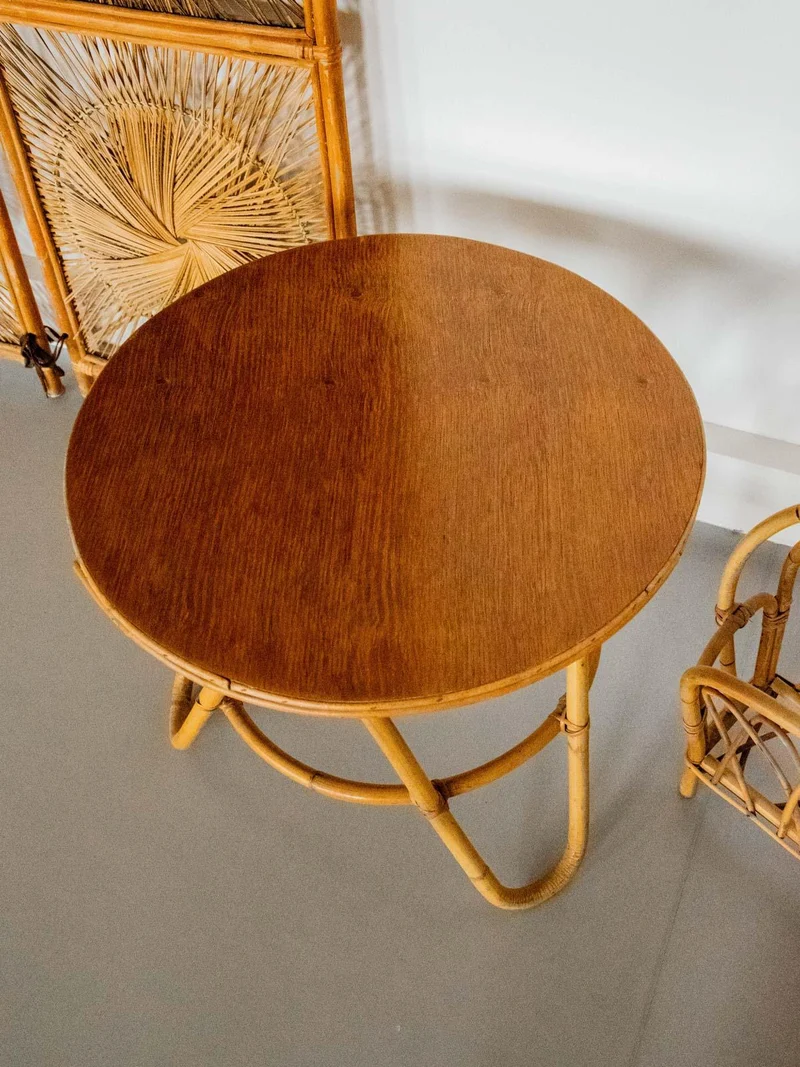 Léonie, la table basse en bois foncé et rotin N°834