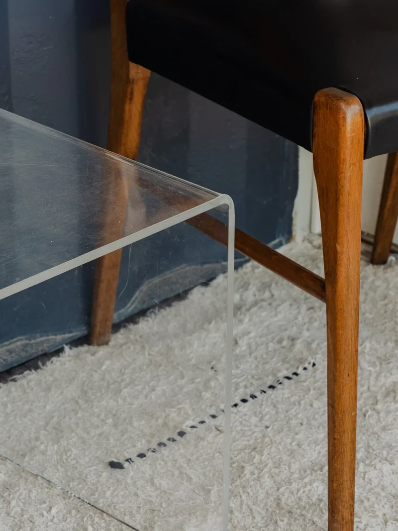 Donna, la table basse en plexiglass transparent N°949