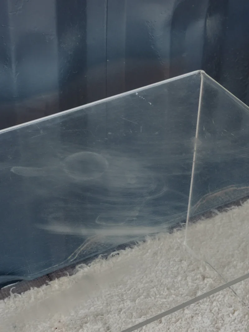 Donna, la table basse en plexiglass transparent N°949