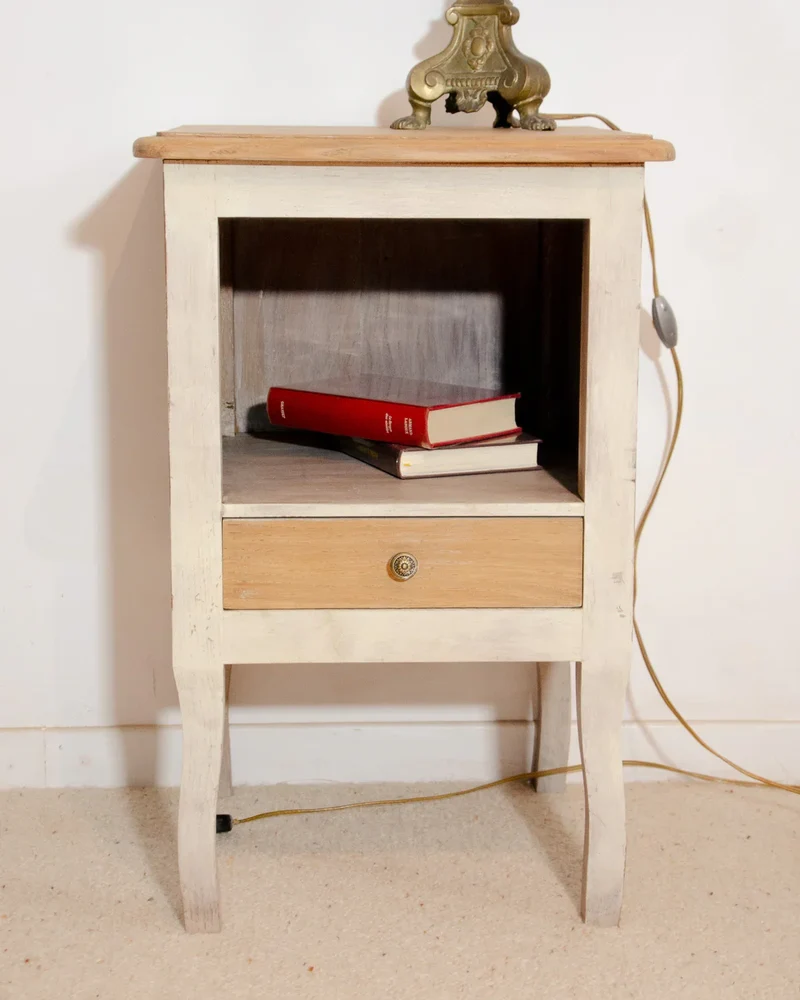 Odile, la table de chevet en chêne N°1312