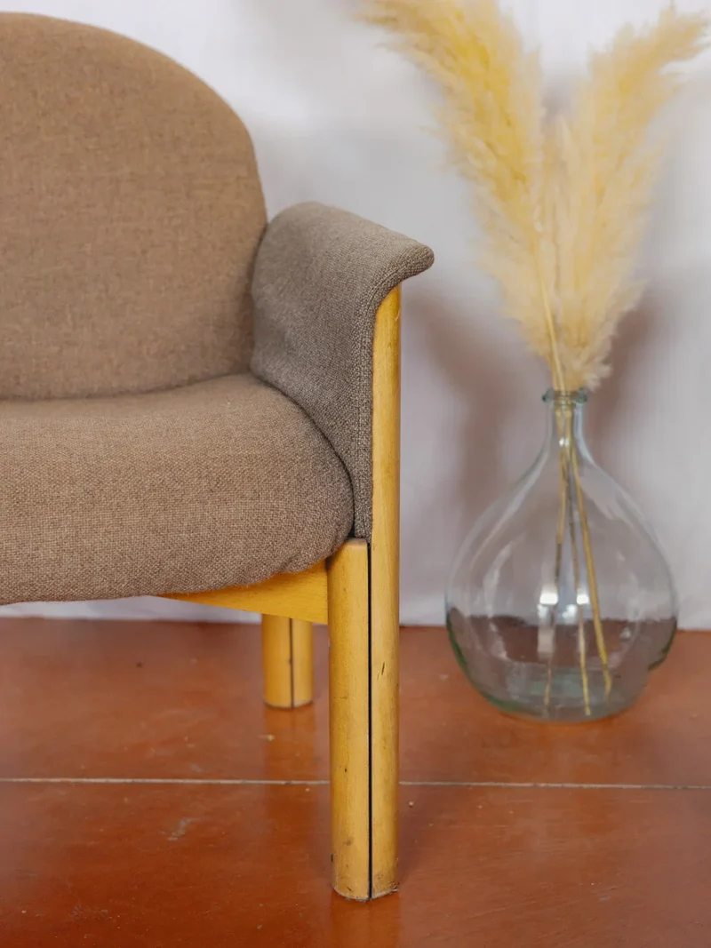 Jakob, la paire de fauteuils en tissu et bois N°949