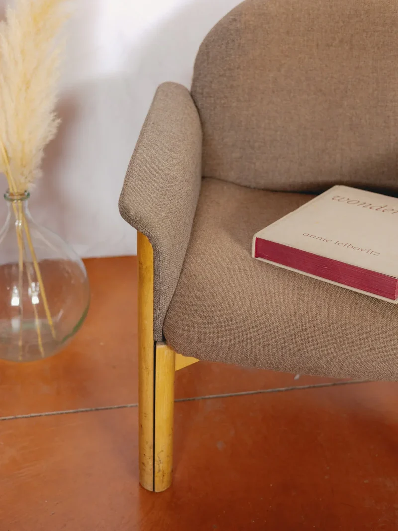 Jakob, la paire de fauteuils en tissu et bois N°949
