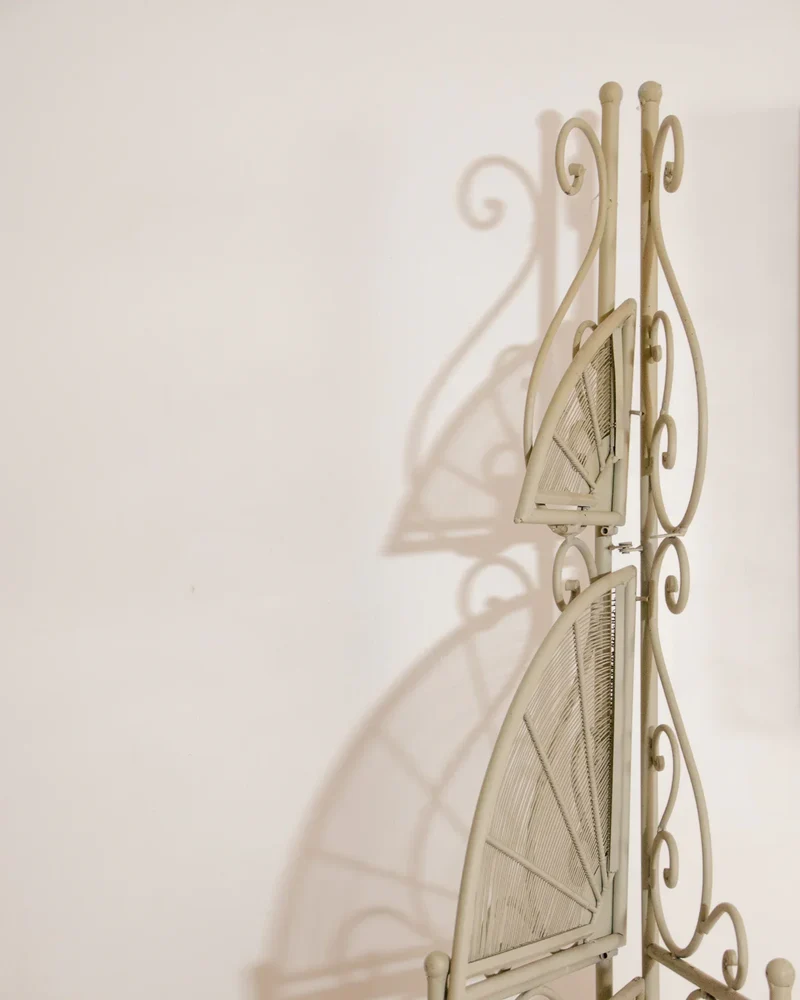 Gaëlle, l'étagère d'angle en métal N°850