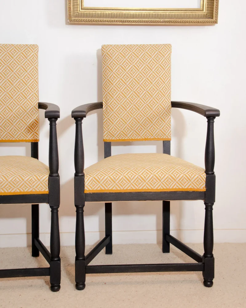 Ernest, la paire de fauteuil en bois N°912