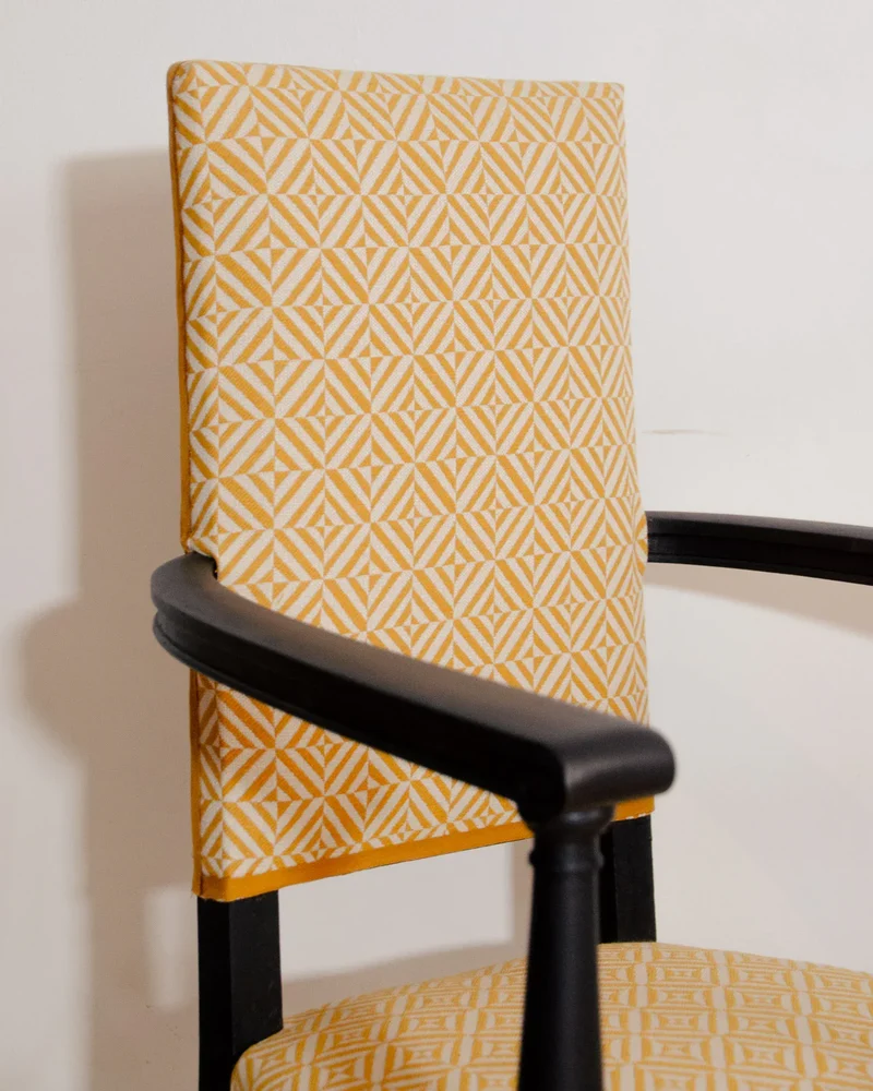 Ernest, la paire de fauteuil en bois N°912