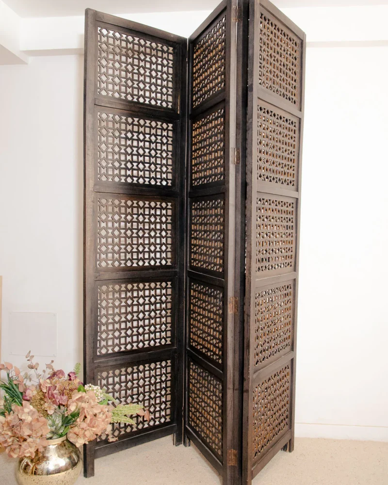 Félix, le paravent en bois exotique noir N°34