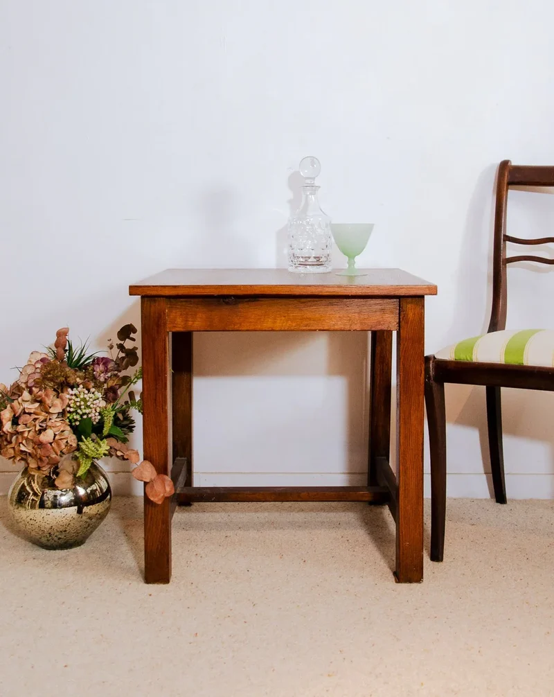 Francine, la table d'appoint en teck N°889