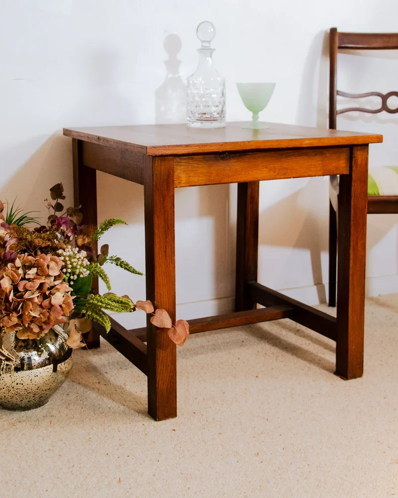 Francine, la table d'appoint en teck N°889