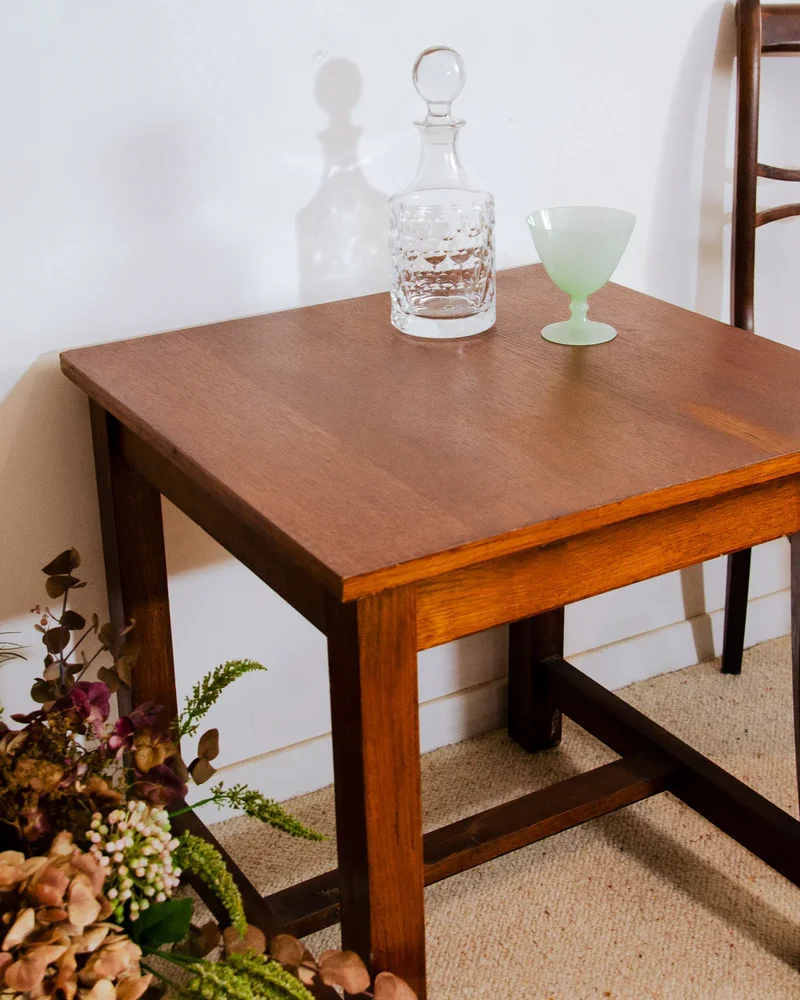 Francine, la table d'appoint en teck N°889