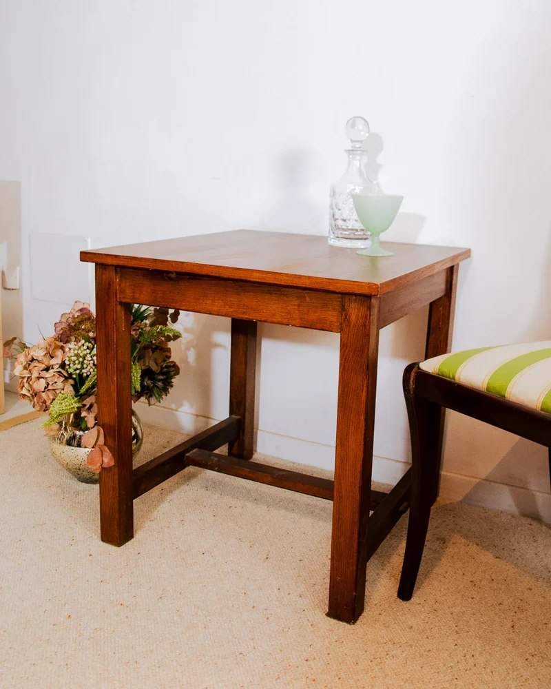 Francine, la table d'appoint en teck N°889