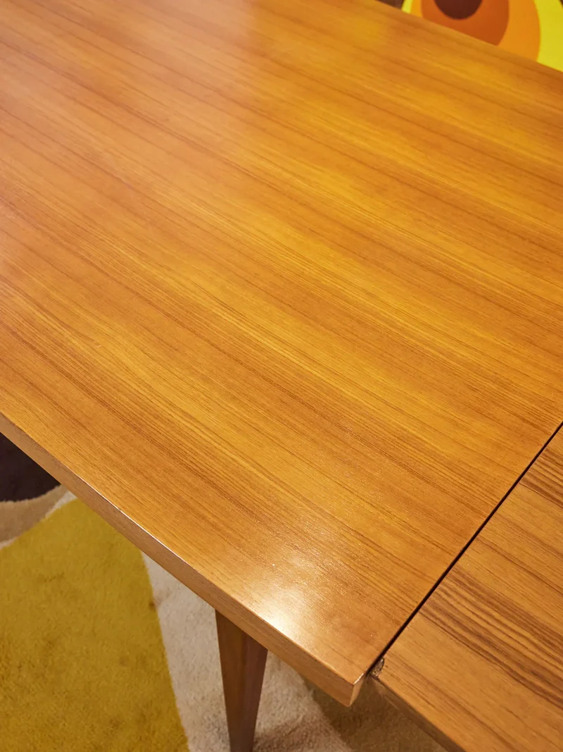 Karla, la table à manger scandinave en bois N°1124
