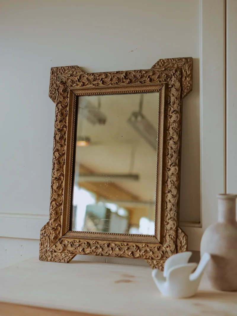 Georges, le miroir à moulures doré N°1094
