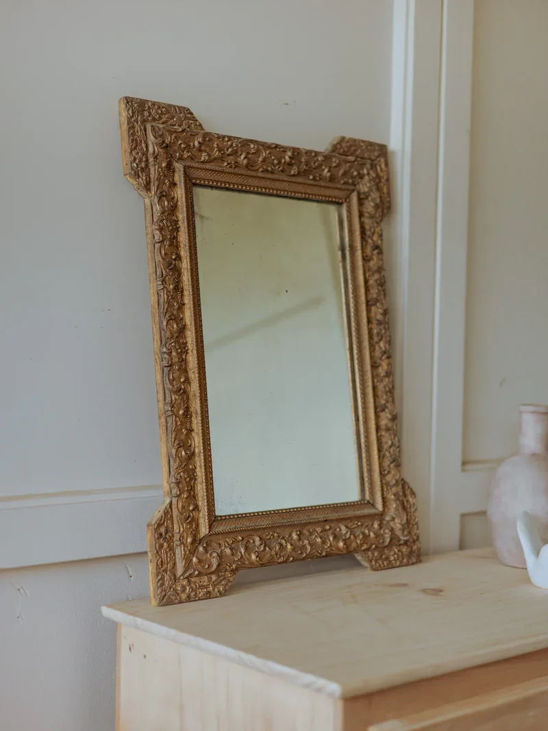 Georges, le miroir à moulures doré N°1094