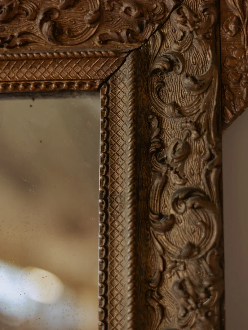Georges, le miroir à moulures doré N°1094