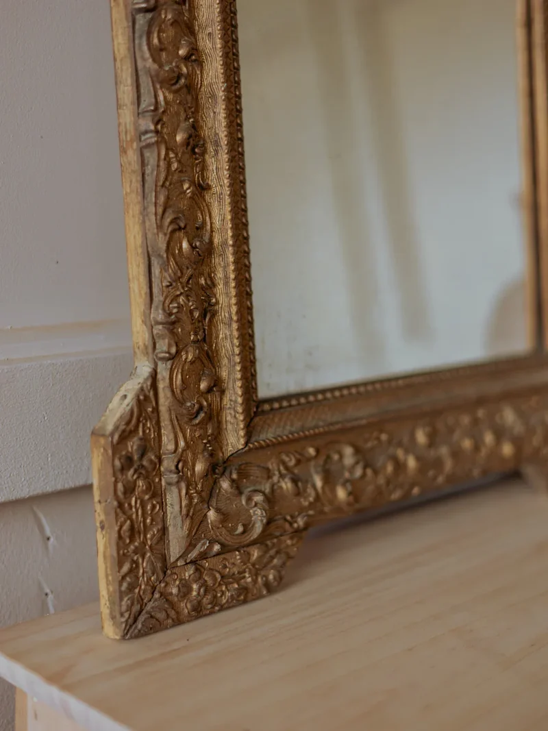 Georges, le miroir à moulures doré N°1094