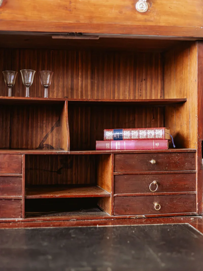 Honoré, le secrétaire en bois et placage de noyer N°164