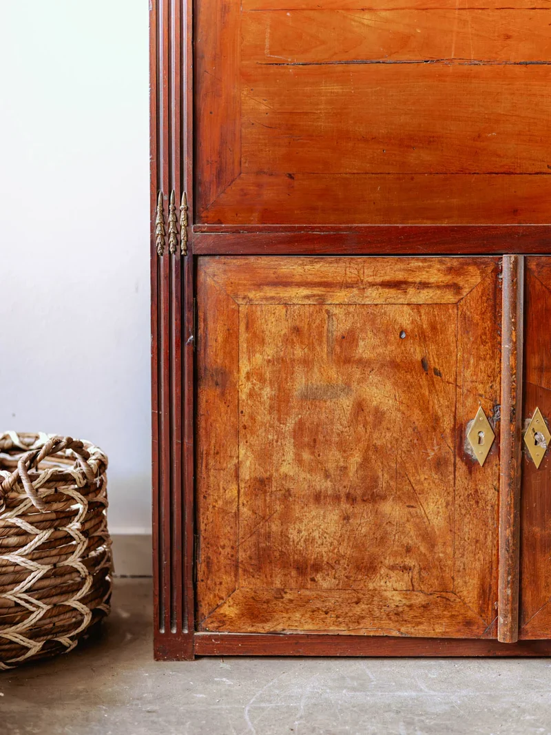 Honoré, le secrétaire en bois et placage de noyer N°164