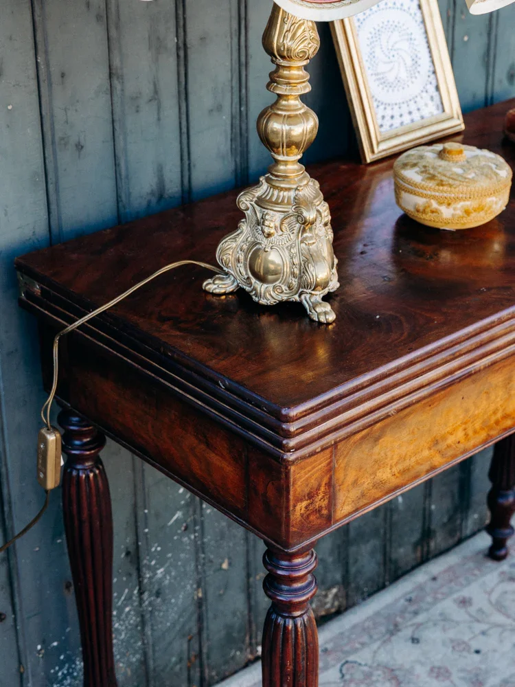 Billie, la table de jeux pliante en acajou N°8