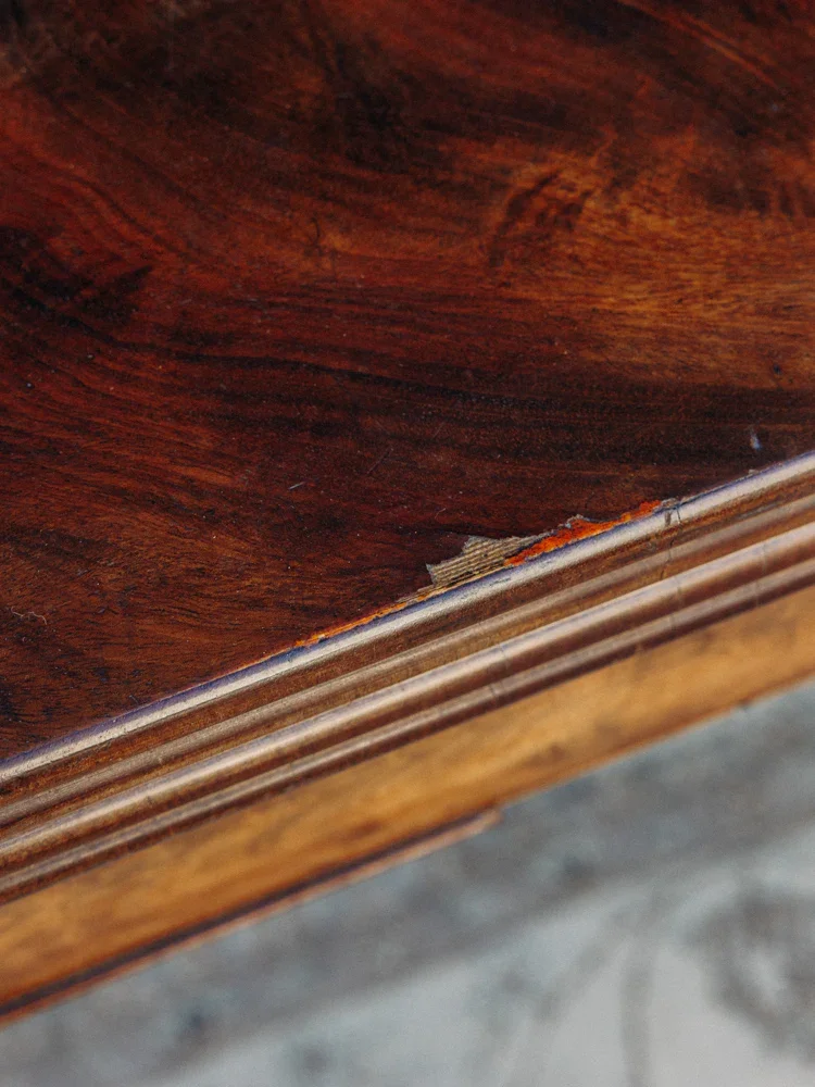 Billie, la table de jeux pliante en acajou N°8