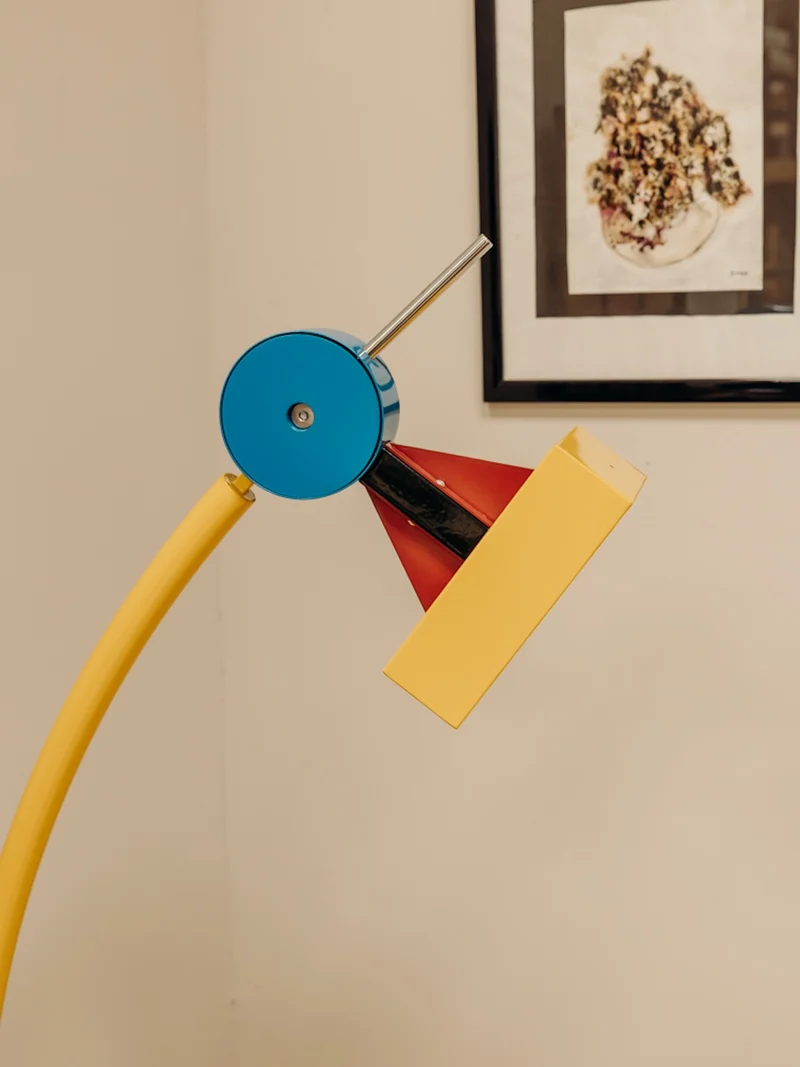 Julien, le lampadaire coloré et géométrique N°364
