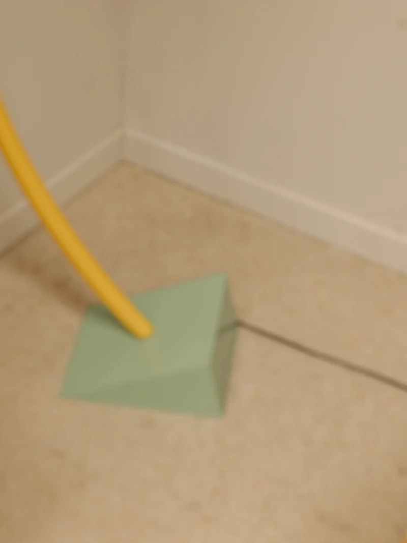 Julien, le lampadaire coloré et géométrique N°364