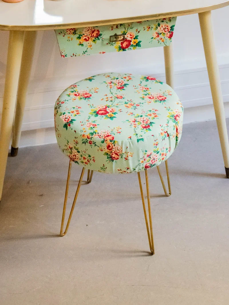Axel, le tabouret au motif floral N°640