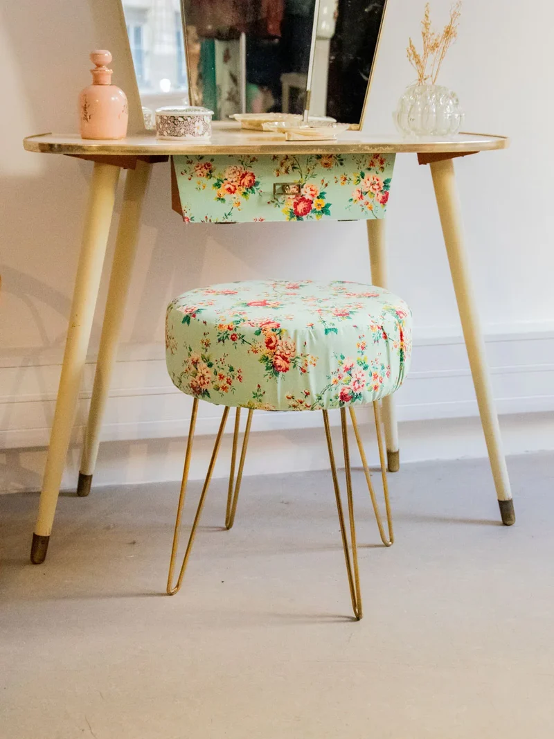 Axel, le tabouret au motif floral N°640