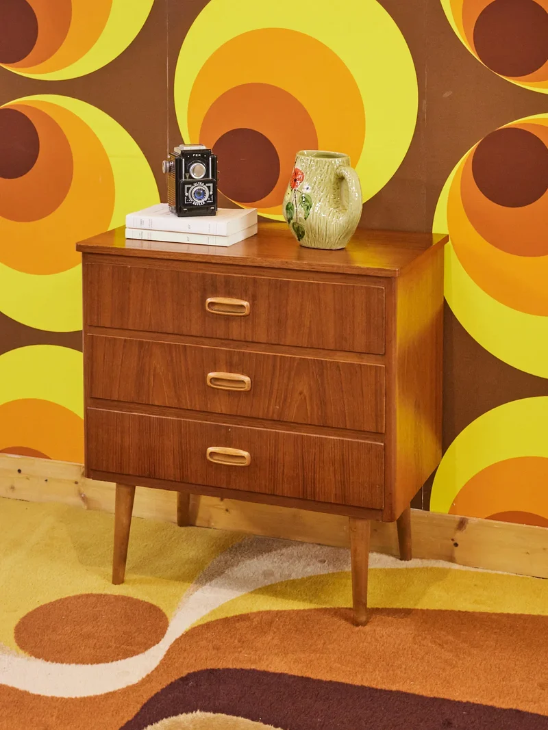 Olga, la petite commode scandinave en teck N°429