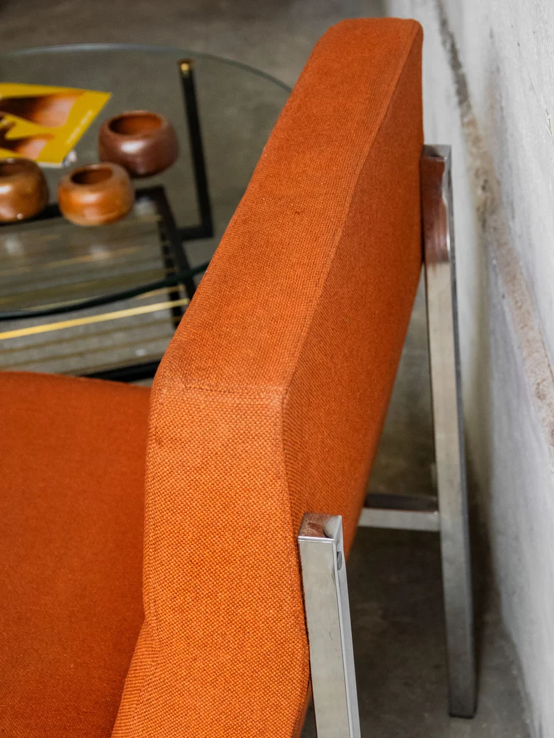 Olivia, la chauffeuse au tissu orange N°85