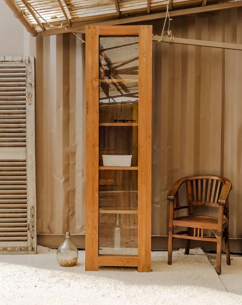 Victoria, la vitrine en bois N°202