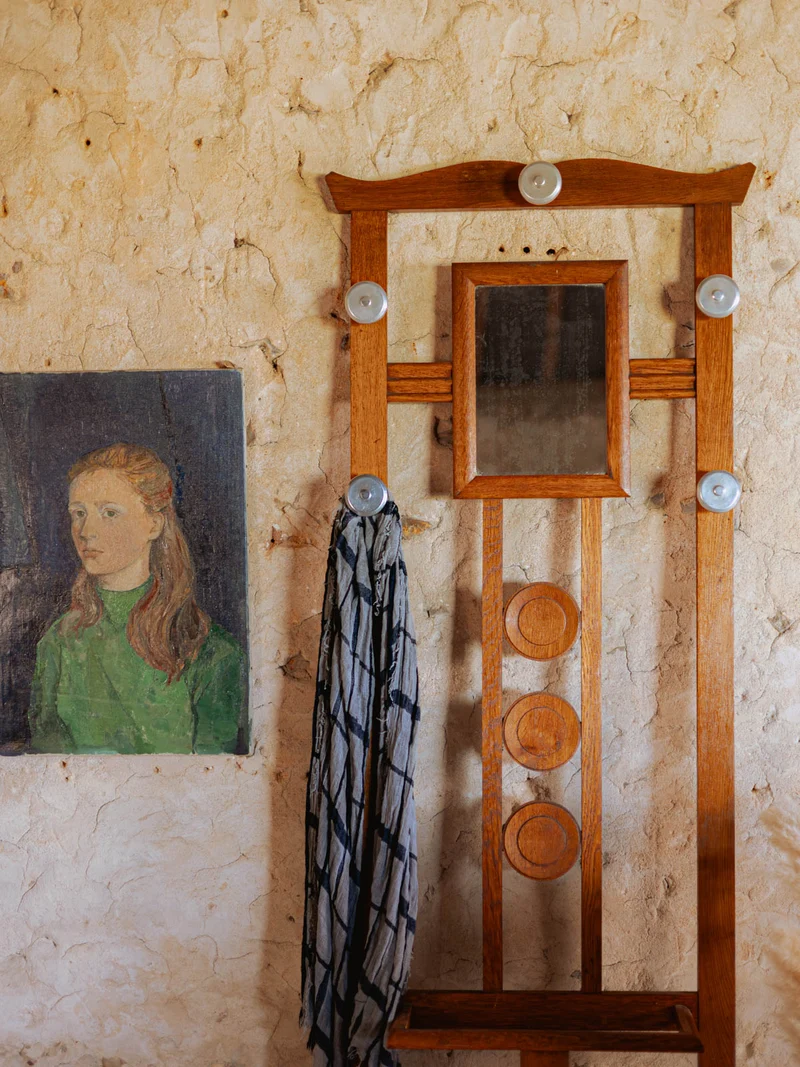Max, le porte-manteau en bois foncé N°311