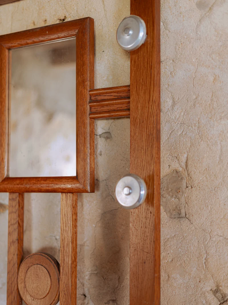Max, le porte-manteau en bois foncé N°311