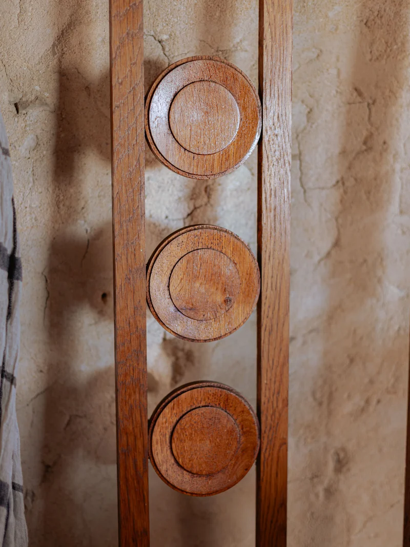 Max, le porte-manteau en bois foncé N°311