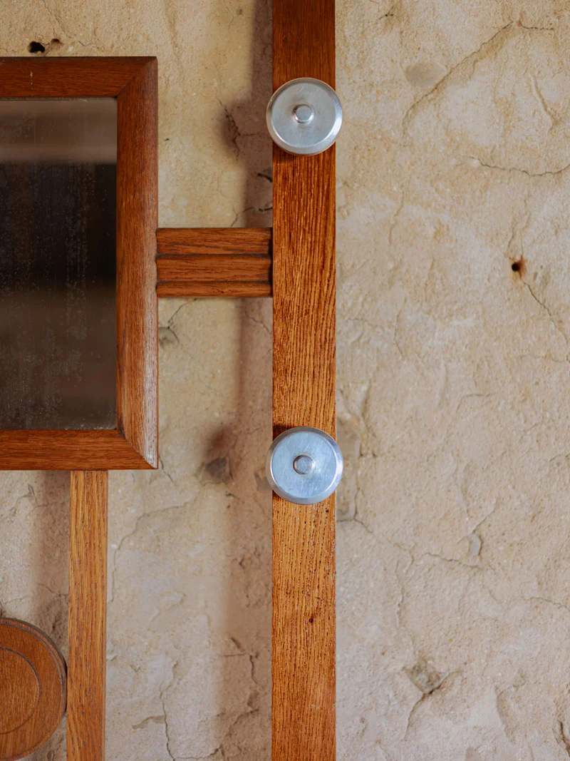 Max, le porte-manteau en bois foncé N°311