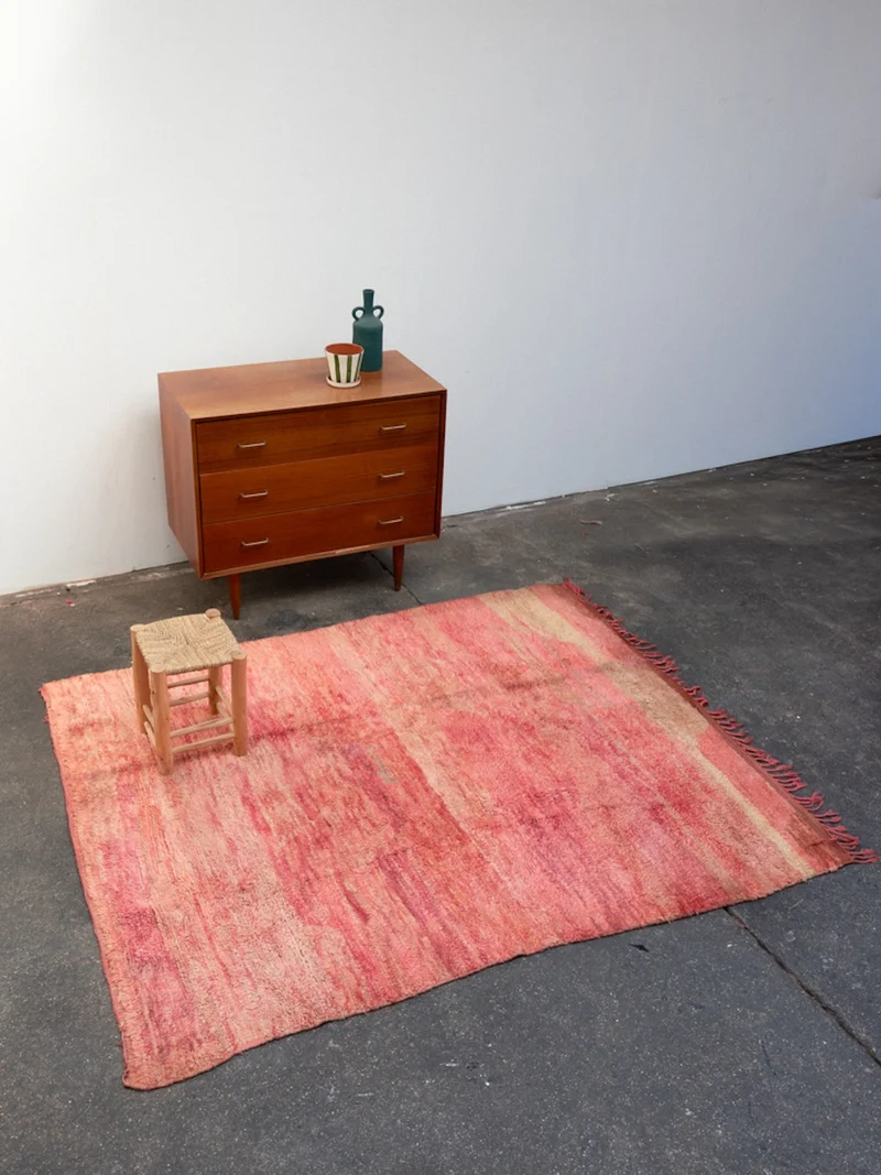 Olivier, le tapis en laine naturelle de l'Atlas rose N°57