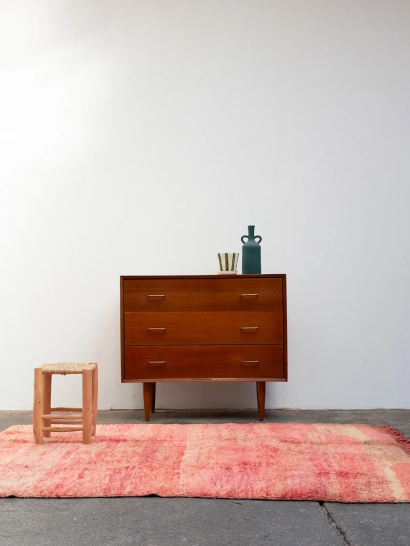 Olivier, le tapis en laine naturelle de l'Atlas rose N°57