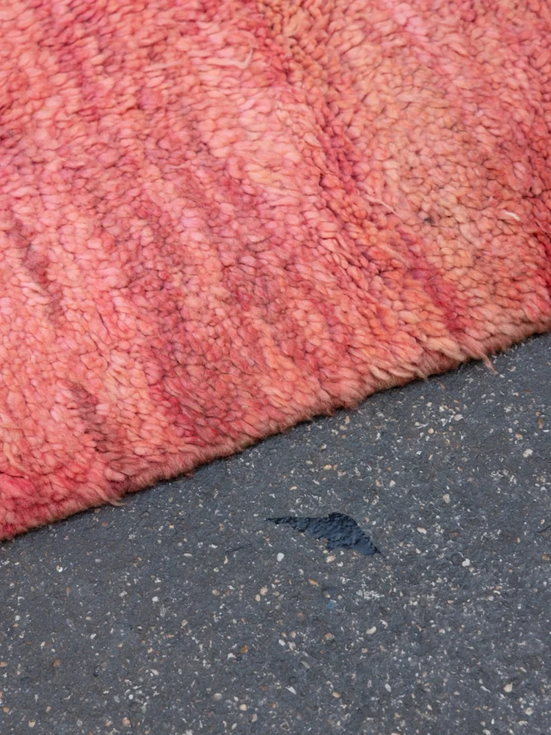 Olivier, le tapis en laine naturelle de l'Atlas rose N°57
